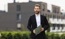 La vicenda ha a che fare con una vastissima schiera di professionisti—ben 700 mila tra agenti e rappresentanti di commercio